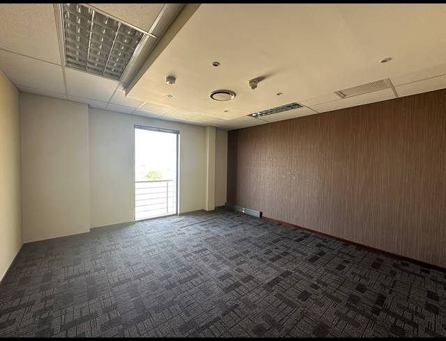 432M² OFFICE TO LET IN ECO PARK ESTATE